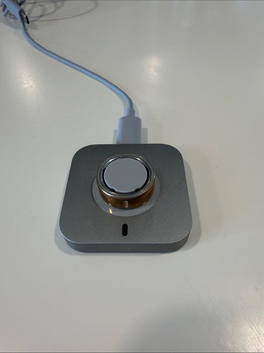 Oura Ring 4 - Rose Gold size 7 with charging dock